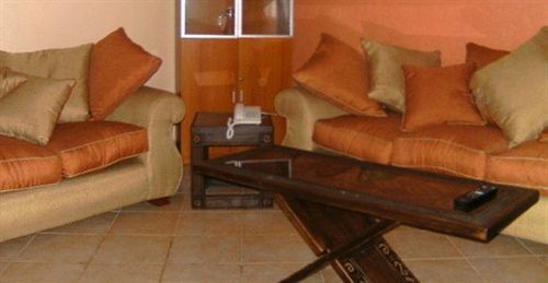 Fahari Guest House Найроби Экстерьер фото